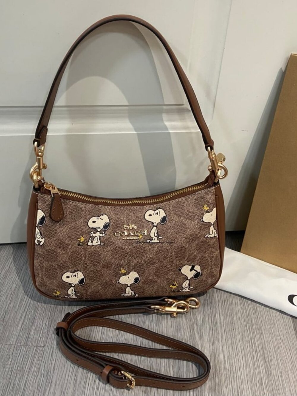 Coach X Peanuts Teri Shoulder Bag in Signature Canvas With Snoopy  Print (CBJ88)